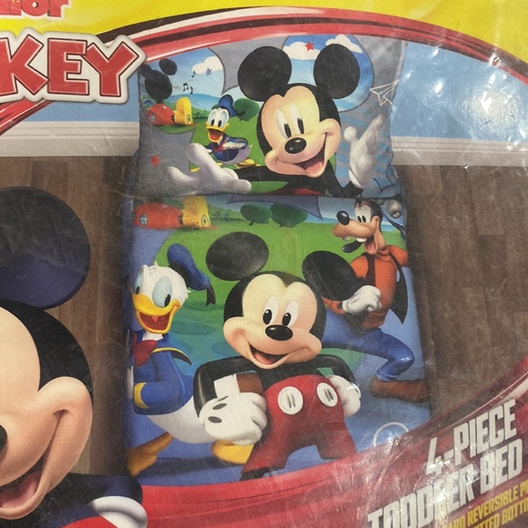 Mickey toddler bed set - Picture 3 of 5